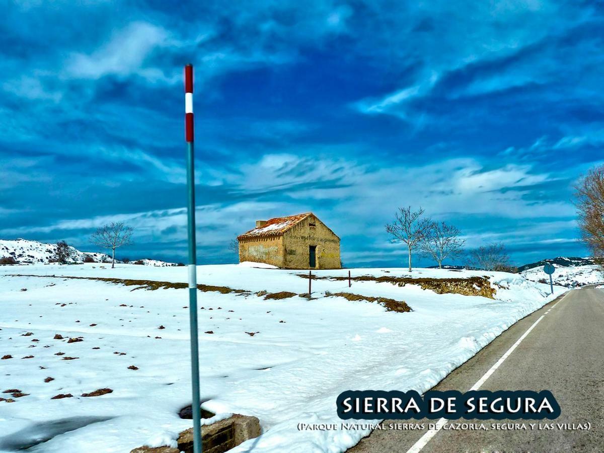 Gasthaus La Vieja Parra La Puerta de Segura Exterior foto